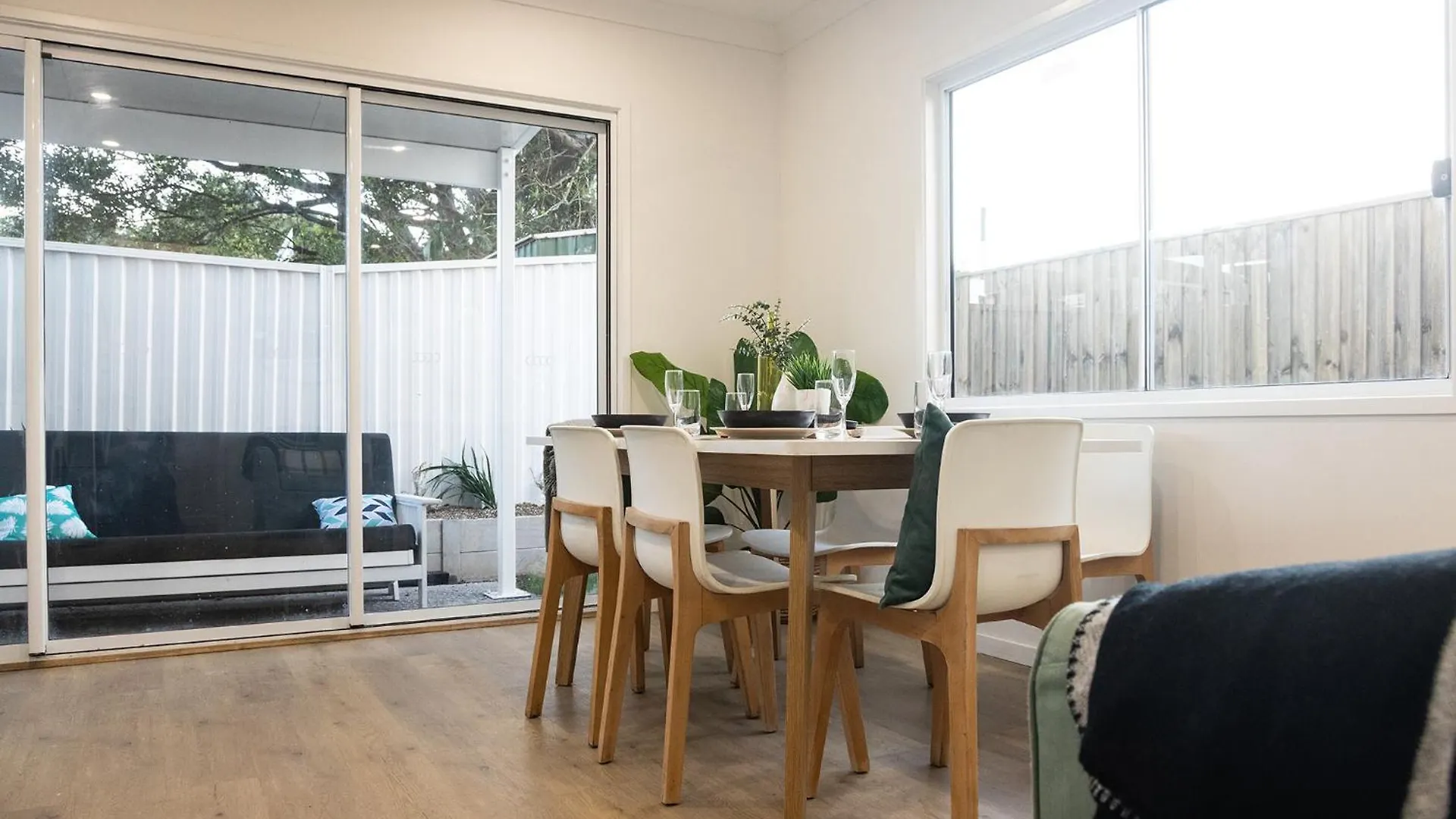 Retreat With Horse Stable Views Apartment Redcliffe